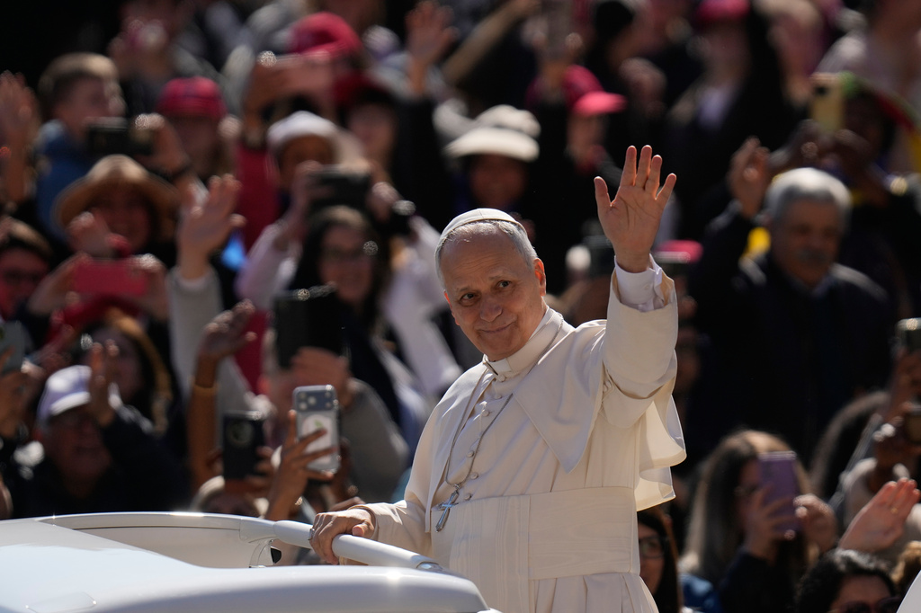 White Sox to give pope hats at August game