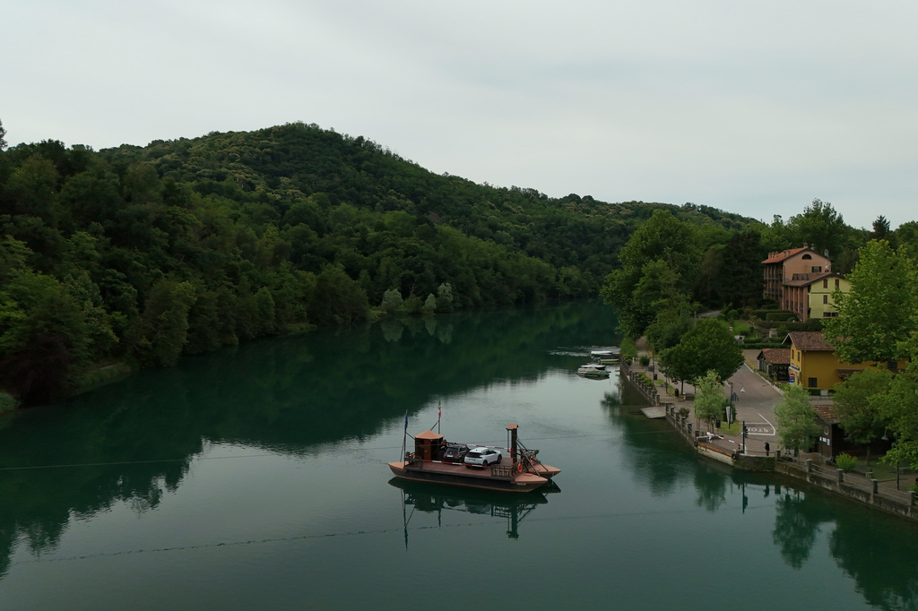Commuters in Italy find peace on a cable ferry sketched by Leonardo da Vinci