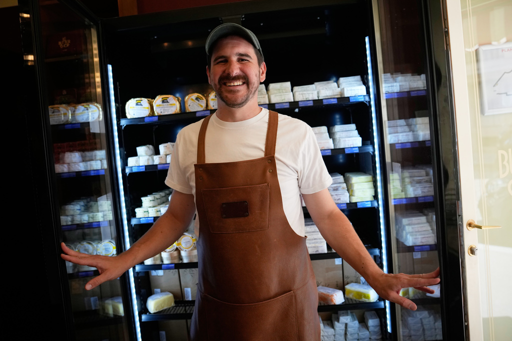 Paris butter shop draws crowds with dozens of flavors